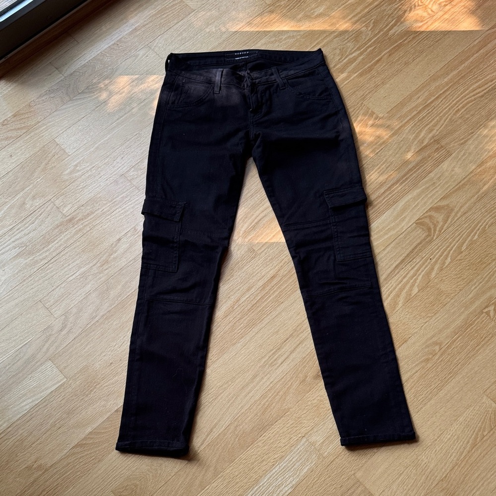 Hudson Jeans : Woman’s Black skinny cargo jeans size 25